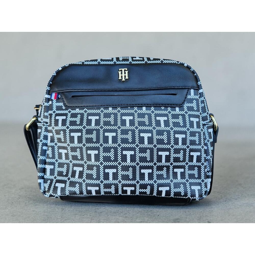 Excellent Condition Tommy Hilfiger Black White Logo Pattern Shoulder Bag